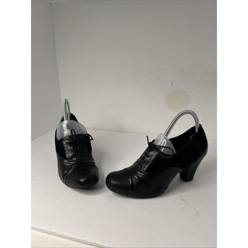 Clark's Artisan Women's Heels With Laces Sz 8.5 M Black